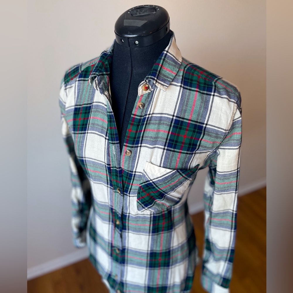 American Eagle Plaid Flannel Boyfriend Button Down Shirt